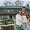 photo  léo et floriane achèvent les aménagements. la guinguette la riviera ouvrira ce jeudi 12 mars pour une nouvelle saison. 