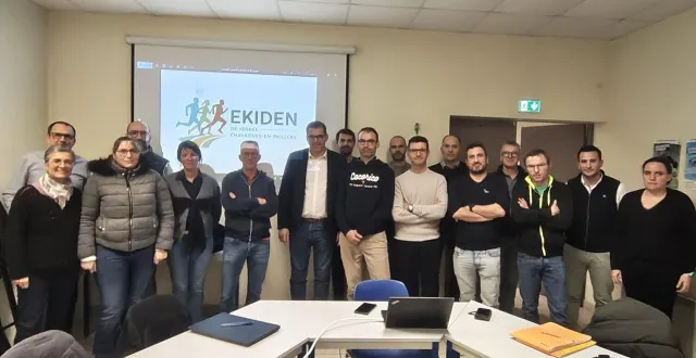 photo  une partie des membres du collectif d’organisation de ce nouveau défi, l’ekiden, qui compte bien s’installer durablement en marge de la fête d’la brioche.  &copy;  saint-louis générale 