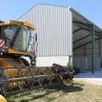 photo il est conseillé de stationner les engins agricoles dans un hangar.