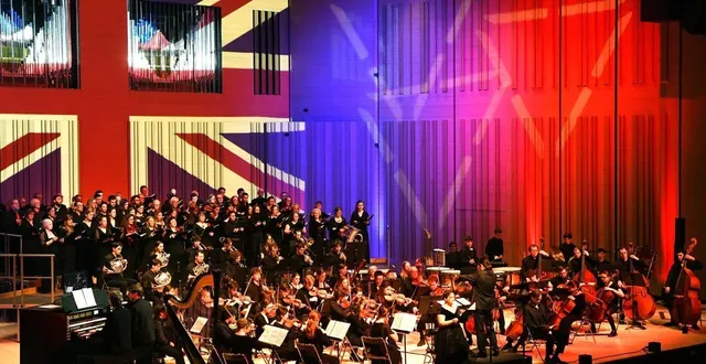 photo  centre de congrès, 10 mars. quelque cent vingt artistes pour jouer et chanter la paix.  &copy;  photo alain chudeau 