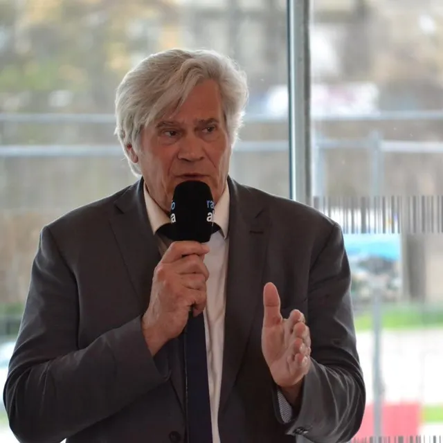 photo stéphane le foll, maire sortant socialiste du mans, tête de liste de \\