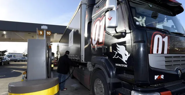 photo  le carburant, c’est 25 % du coût d’un trajet en camion.  &copy;  illustration co 