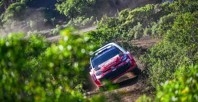 photo  le suédois oliver solberg a pris les commandes, ce jeudi 12 mars, du rallye safari du kenya.  &copy;  massimo bettiol / getty images via afp 