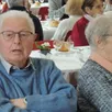 photo le repas des aînés a réuni, mercredi, 310 convives. parmi eux, il en est un qui revient depuis plus de trente ans : henri bazile. du haut de ses 98 printemps, toujours bon pied, bon œil, entouré de ses amis de la résidence autonomie, il profite de ces instants. « ça nous permet de retrouver et revoir des personnes que l’on a perdues de vue, de discuter et se remémorer les années passées ! »
