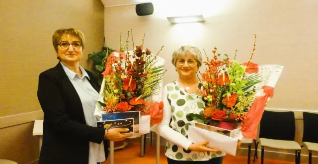 photo  marie-christine létang, à gauche, et odile paulin, à droite, ont été chaleureusement remerciées pour leur dévouement professionnel tout au long de leurs carrières.  &copy;  ouest-france 