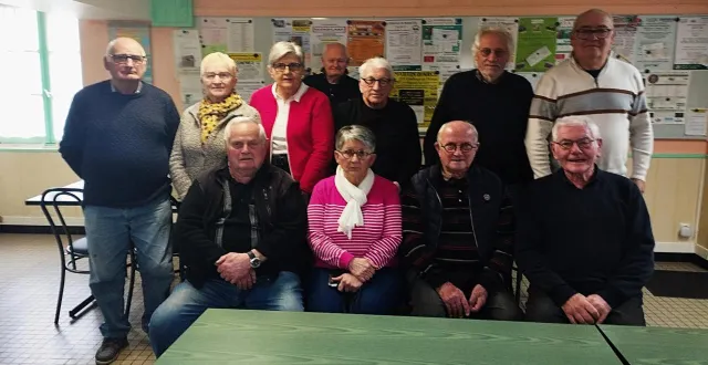 photo  les membres du bureau et du conseil d’administration (bernard chapeau absent).  &copy;  co 