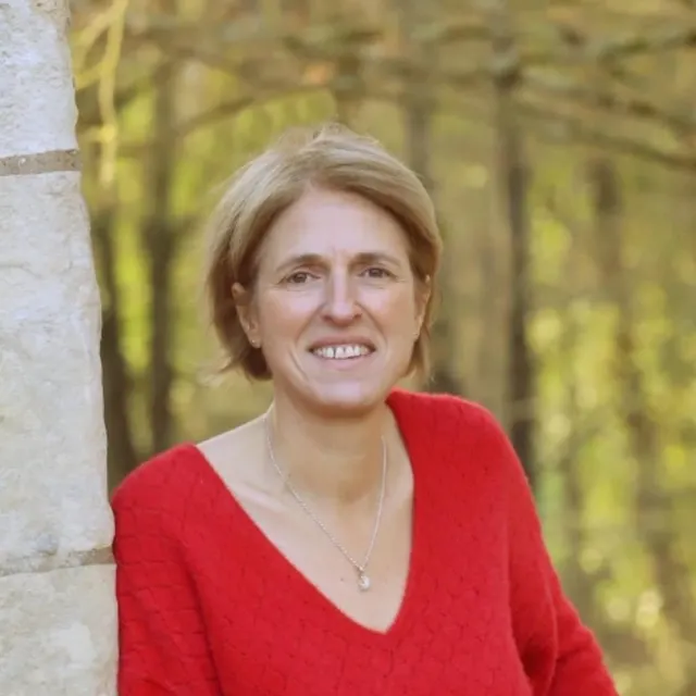 photo bénédicte payne, infirmière en bloc opératoire, se présente sur la liste « continuons ensemble pour beaufort-en-anjou ».  ©  continuons ensemble pour beaufort-en-anjou