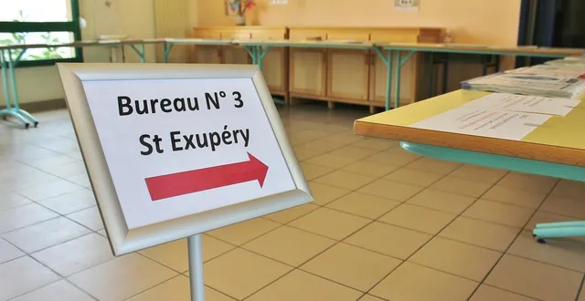 photo  l’entrée d’un bureau de vote à sablé-sur-sarthe, aux élections européennes en 2024. photo d’illustration.  &copy;  archives ouest-france 