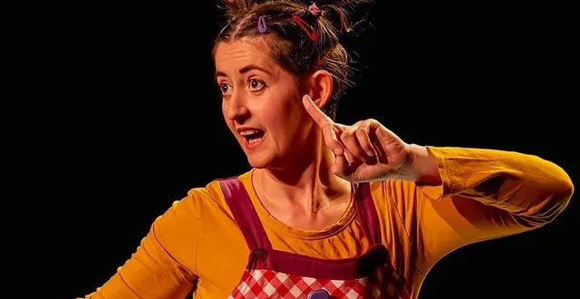 photo  marilableu mêle théâtre forum, clown et littérature jeunesse pour interroger avec humour les stéréotypes de genre.  &copy;  co 