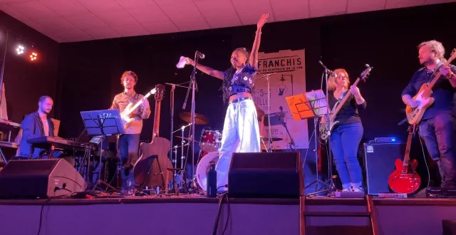 photo  l’école de musique de la flèche, ici lors d’un concert, jouera en première partie de the orchid samedi à coppélia.  &copy;  archives le maine libre – louis gohin 