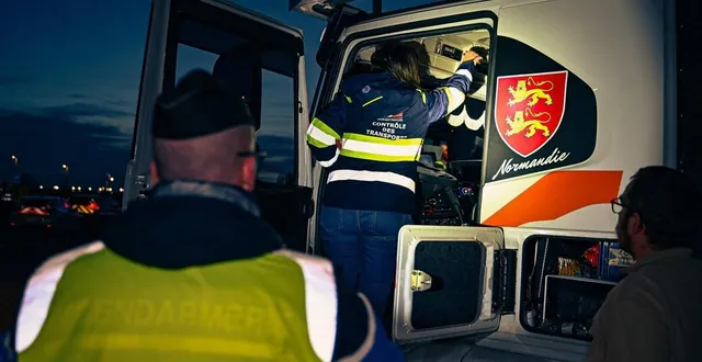 photo  plusieurs services de l’état ont procédé à un contrôle des flux sur l’a13, au niveau de l’aire de giberville, près de caen (calvados), jeudi 12 mars 2026.  &copy;  préfecture du calvados 
