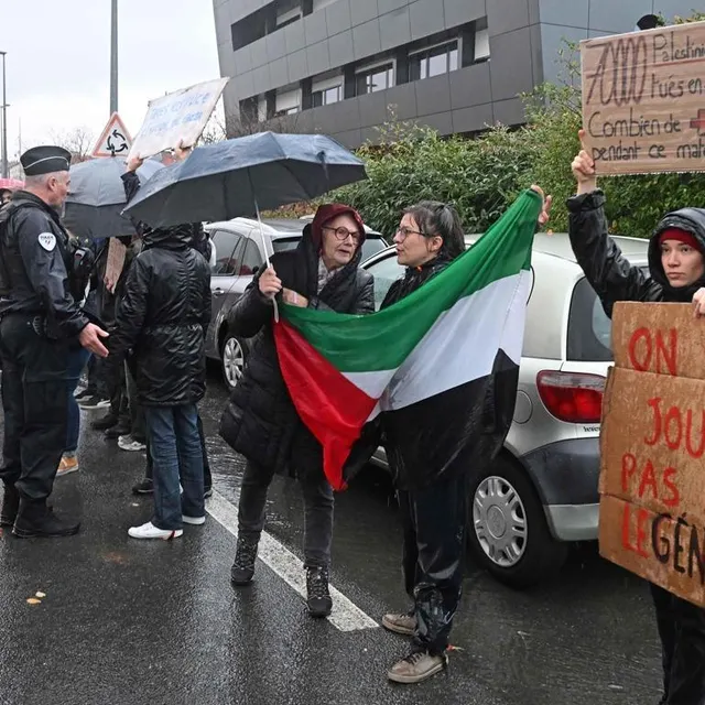 photo lors de la venue d’hapoël holon à cholet, en octobre 2025, une trentaine de manifestants pro-palestiniens ont manifesté devant la salle de basket.  ©  jérôme fouquet / archives ouest-france