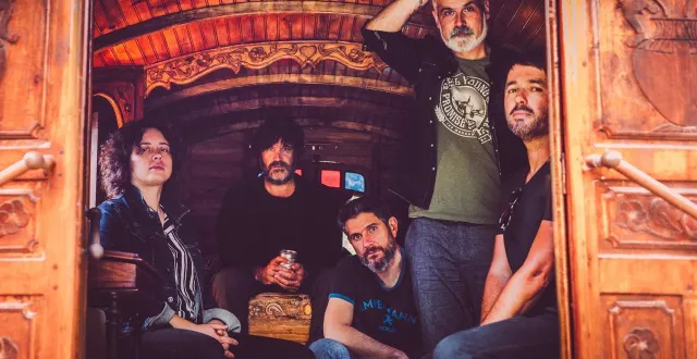 photo  la maison tellier, c’est du folk rock né à rouen et qui a bien grandi depuis 2004.  &copy;  mélanie lhote 