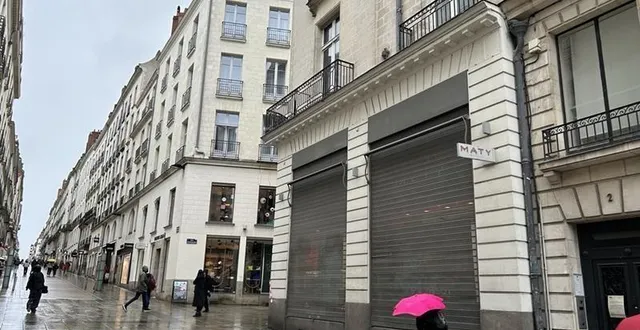 photo  vendredi 13 mars, en matinée, deux hommes ont braqué la bijouterie maty, dans le centre-ville de nantes.  &copy;  ouest-france 