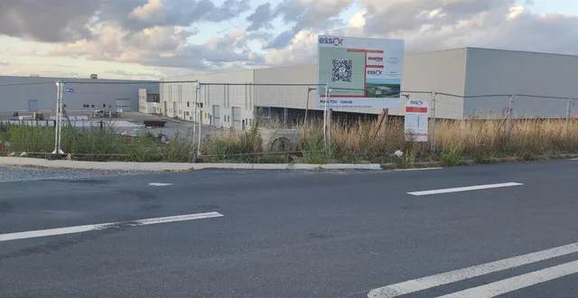photo  le chantier de la nouvelle unité de manitou group est à l’arrêt depuis fin juillet 2025. en cause, le placement en redressement judiciaire du maître d’œuvre.  &copy;  ouest-france 
