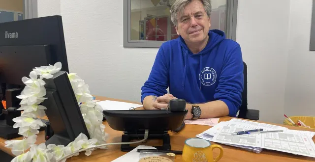 photo  denis legros, dans son bureau de responsable de la vie scolaire du collège saint-thomas d’aquin à flers (orne).  &copy;  ouest-france 
