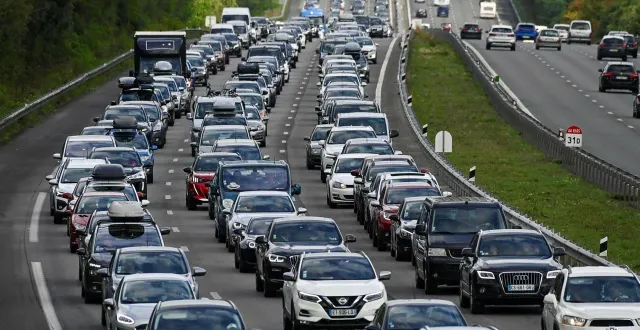 photo  il y a moins de voitures sur les routes dans la métropole nantaise cette semaine. ici la rn165 entre savenay et nantes (photo d’illustration).  &copy;  franck dubray / archives ouest france 