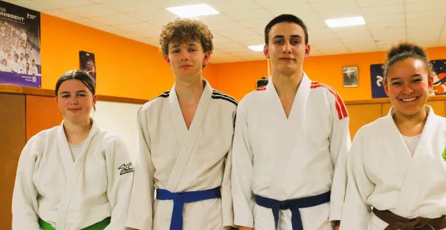 photo  de droite à gauche : maya galois gasnier, thomas bourdin, guewen gestin et séraphine marot.  &copy;  le maine libre 