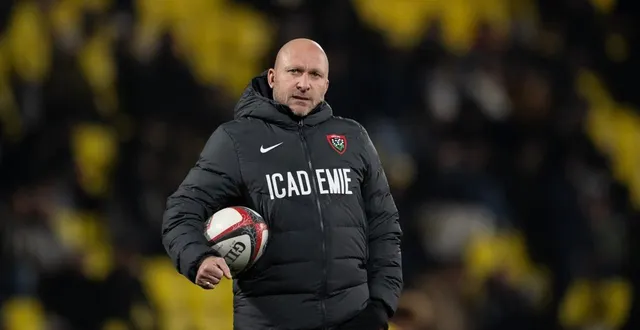 photo  pierre mignoni lors d’un rencontre du rct face à la rochelle.  &copy;  xavier leoty / afp 