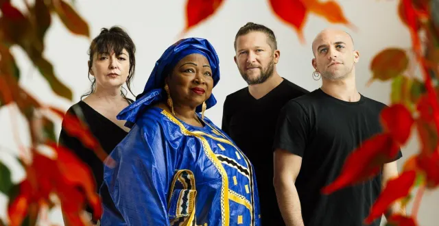 photo  la chanteuse malienne mah damba et le trio jazz la litanie des cimes, à saint-mathurin le 4 avril.  &copy;  stanislas augris 