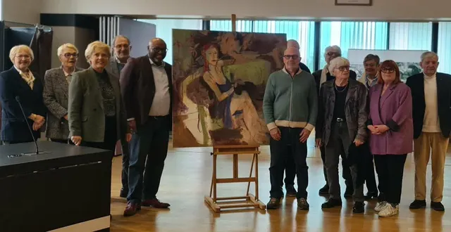 photo  à droite du tableau, denis huneau aux côtés des membres du lions club et des élus.  &copy;  co 