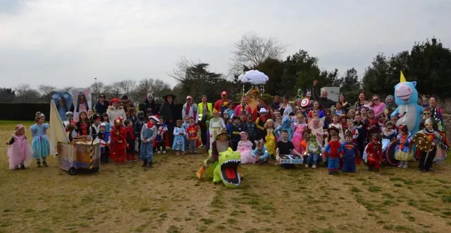photo  les participants du carnaval de l’ape des écoles prévert et lully.  &copy;  co 