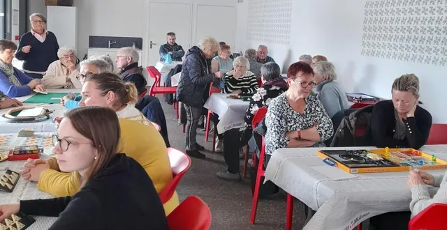 photo  lors de cette après-midi jeux le service lançait un appel aux bénévoles : « nous sommes 4 bénévoles employeurs pour 14 employées et une bonne centaine de bénéficiaires. nous manquons cruellement de bénévoles pour aller de l’avant ».  &copy;  co 