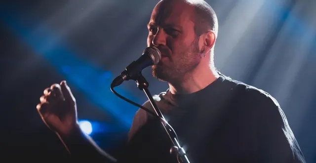 photo  cassien se produire au pilori samedi 21 mars 2026 à niort.  &copy;  dimworks 