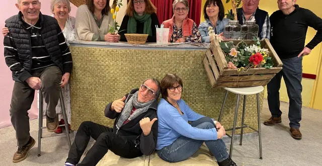 photo  la troupe répète tous les jeudis soir. elle s’est réunie aussi dimanche 15 février 2026 pour une journée de travail, et de rigolade, à la salle des fêtes d’auvers-le-hamon (sarthe).  &copy;  ouest-france 