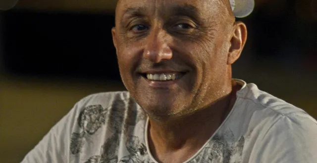 photo  patrick gillet, animateur de l’atelier, propose une forme de poésie différente à travers une découverte naturelle.  &copy;  ouest-france 