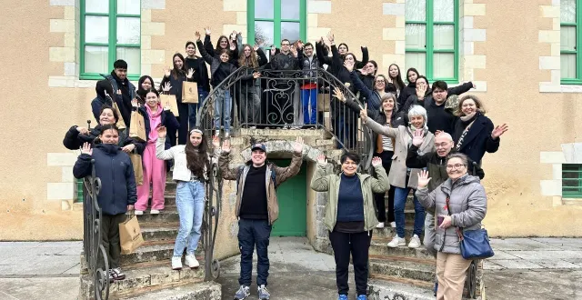 photo  les jeunes du groenland et de la flèche passent cette semaine ensemble. samedi 21 mars, ce sont les fléchois qui s’envoleront pour nuuk.  &copy;  le maine libre 