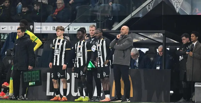 photo  alexandre dujeux, ici avec courcoul, harouna et raolisoa face à nantes.  &copy;  josselin clair 