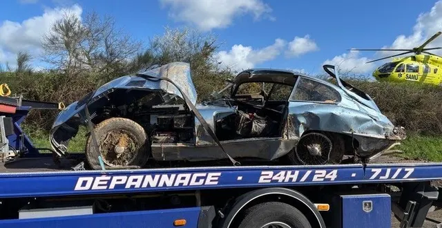 photo  un accident impressionnant s’est produit ce samedi 14 mars sur un axe fréquenté du maine-et-loire. il a impliqué deux véhicules de luxe à hauteur de la commune de la renaudière (maine-et-loire), près de cholet. l’hélicoptère du samu est intervenu.  &copy;  photo gendarmerie de maine-et-loire 