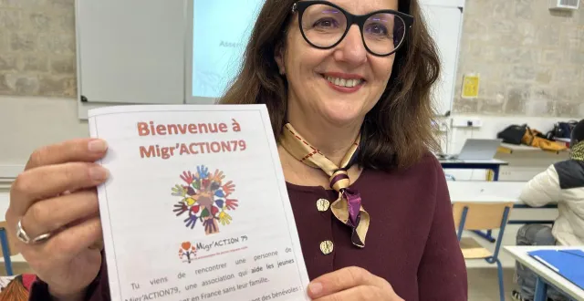 photo  jane fait partie des six co-présidents qui se relaient à la tête de l’association migr’actions dont l’engagement des bénévoles est remarquable.  &copy;  co – julien renon 