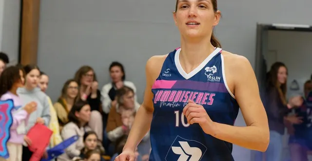 photo  anais brossais, joueuse de lamboisières.  &copy;  françois maisonneuve 