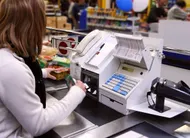 photo  une hôtesse de caisse de l’intermarché de saumur (maine-et-loire) a témoigné dans un reportage de tf1. photo d’illustration. 