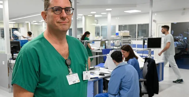 photo  le pr sigismond lasocki, 54 ans, est chef du pôle asur (anesthésie, samu, urgences, réanimation). il exerce au chu d’angers depuis 14 ans.  &copy;  laurent combet 