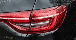 Info insolite le conducteur a confondu l’accélérateur avec la marche arrière…