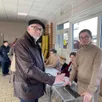 photo  pascal catherine, candidat lutte ouvrière à flers, dans l’orne, a voté, à 10 h, ce dimanche 15 mars 2026, à l’école paul-bert. 