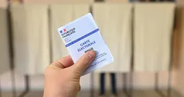 photo  de retour du bureau de vote, il suffira de pr�senter votre carte �lectorale avec le fameux tampon pour b�n�ficier de r�ductions dans certains commerces… et m�me sur les pistes de ski. 