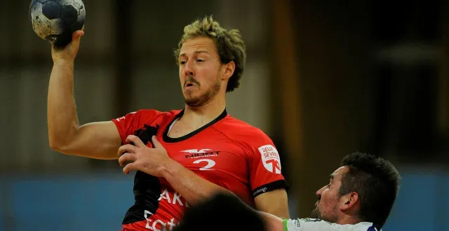 photo  vainqueurs à l’aller, émile bourgeois et les niortais n’ont pas réussi à dominer de nouveau une solide équipe poitevine.  &copy;  co - christophe bernard 