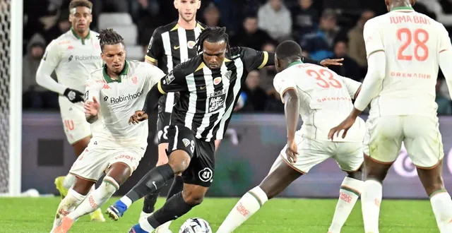 photo  l’attaquant angevin goduine koyalipou.  &copy;  jérôme fouquet/ouest-france. 