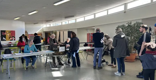 photo  à la flèche (sarthe), le taux de participation au premier tour des élections municipales 2026 est bien plus élevé qu’en 2020.  &copy;  ouest-france 