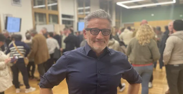 photo  avec plus de 70 % des voix, emmanuel flouvat a été élu maire d’argentan ce dimanche 15 mars 2026.  &copy;  ouest-france 