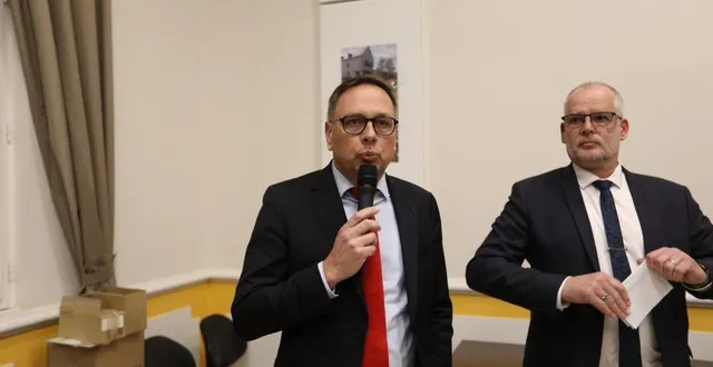 photo  longué-jumelles, dimanche 15 mars 2026. frédéric mortier a été facilement réélu pour un quatrième mandat.  &copy;  co – robin peter 