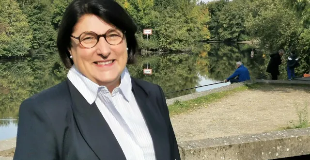 photo  isabelle cozic-guillaume, tête de liste de « ensemble pour une ville qui nous ressemble », succède à eve sans comme maire d’arnage.  &copy;  le maine libre 