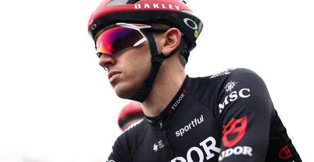 photo  mathys rondel avant le départ de la première étape de paris - nice entre achères et carrières-sous-poissy, dimanche 8 mars 2026.  &copy;  afp - anne-christine poujoulat 