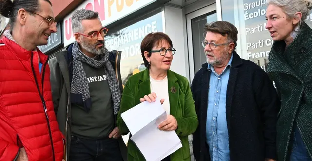 photo  le mans, dimanche 15 mars 2026. plusieurs sympathisants et militants ont échangé avec marietta karamanli (au centre), qualifiée pour le second tour des élections municipales.  &copy;  le maine libre - denis lambert 