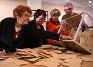 photo  les bureaux de vote ont fermé à 18 h dans toutes les communes de la sarthe. 