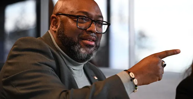 photo  lamine naham arrive en tête de ce premier tour avec 44,88 % des voix.  &copy;  co - josselin clair 